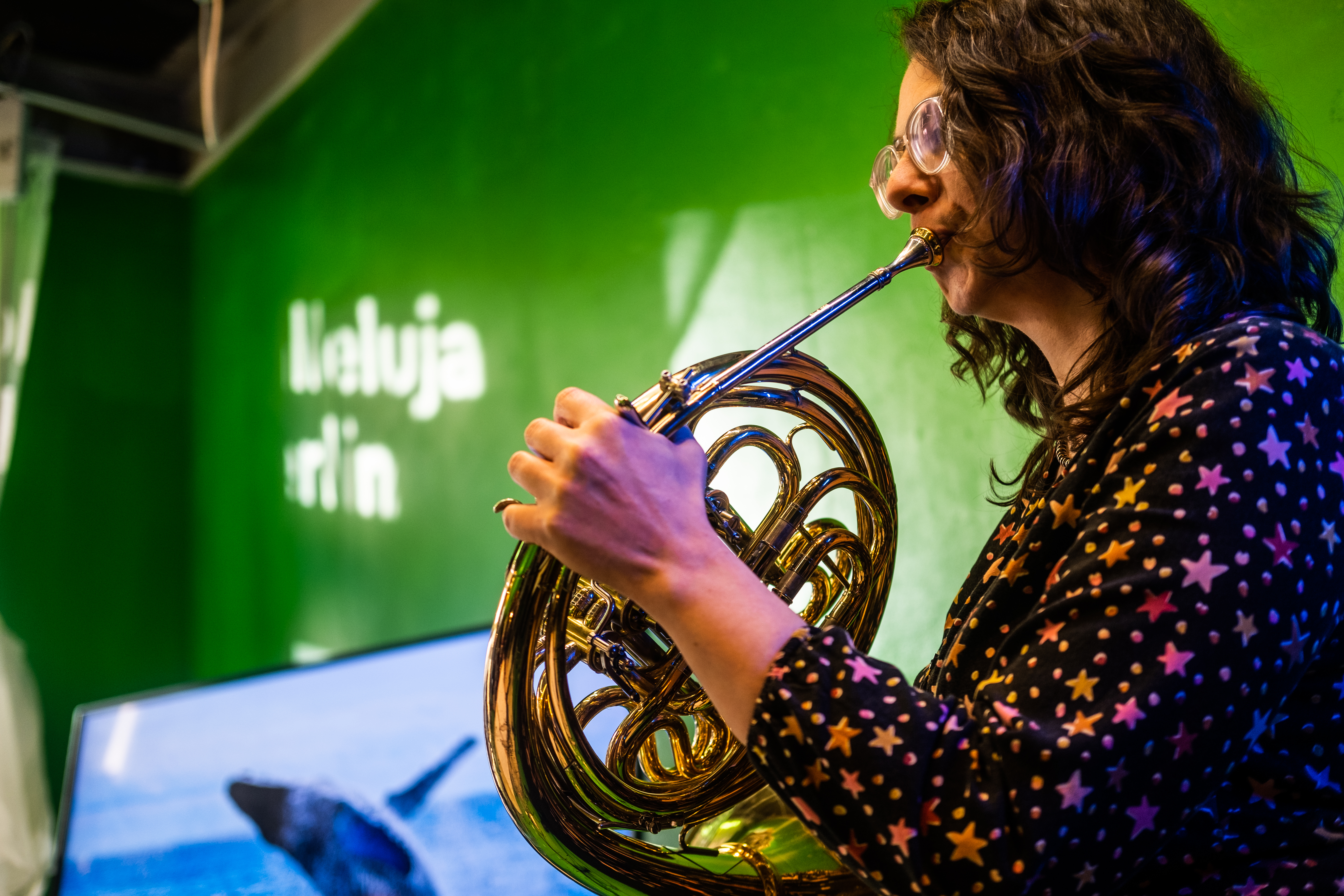 Horn performance at halleluja.berlin